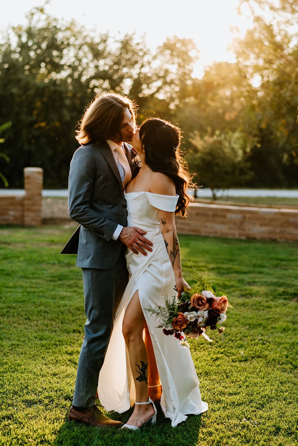 S & M at Barr Mansion — wedding florals by Lavender & Lily Floral, Austin TX