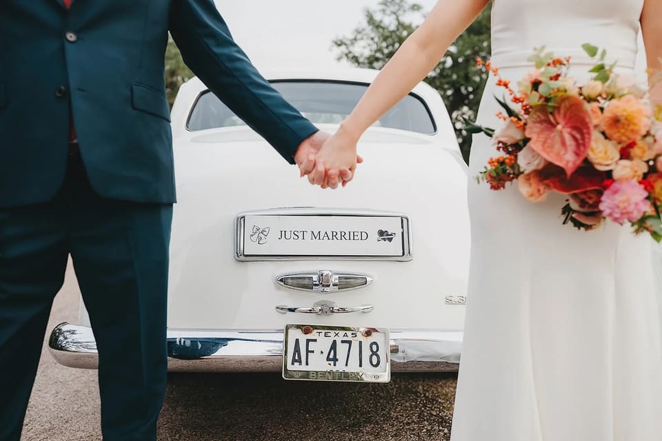 E & R at Kindred Oaks — wedding florals by Lavender & Lily Floral, Austin TX