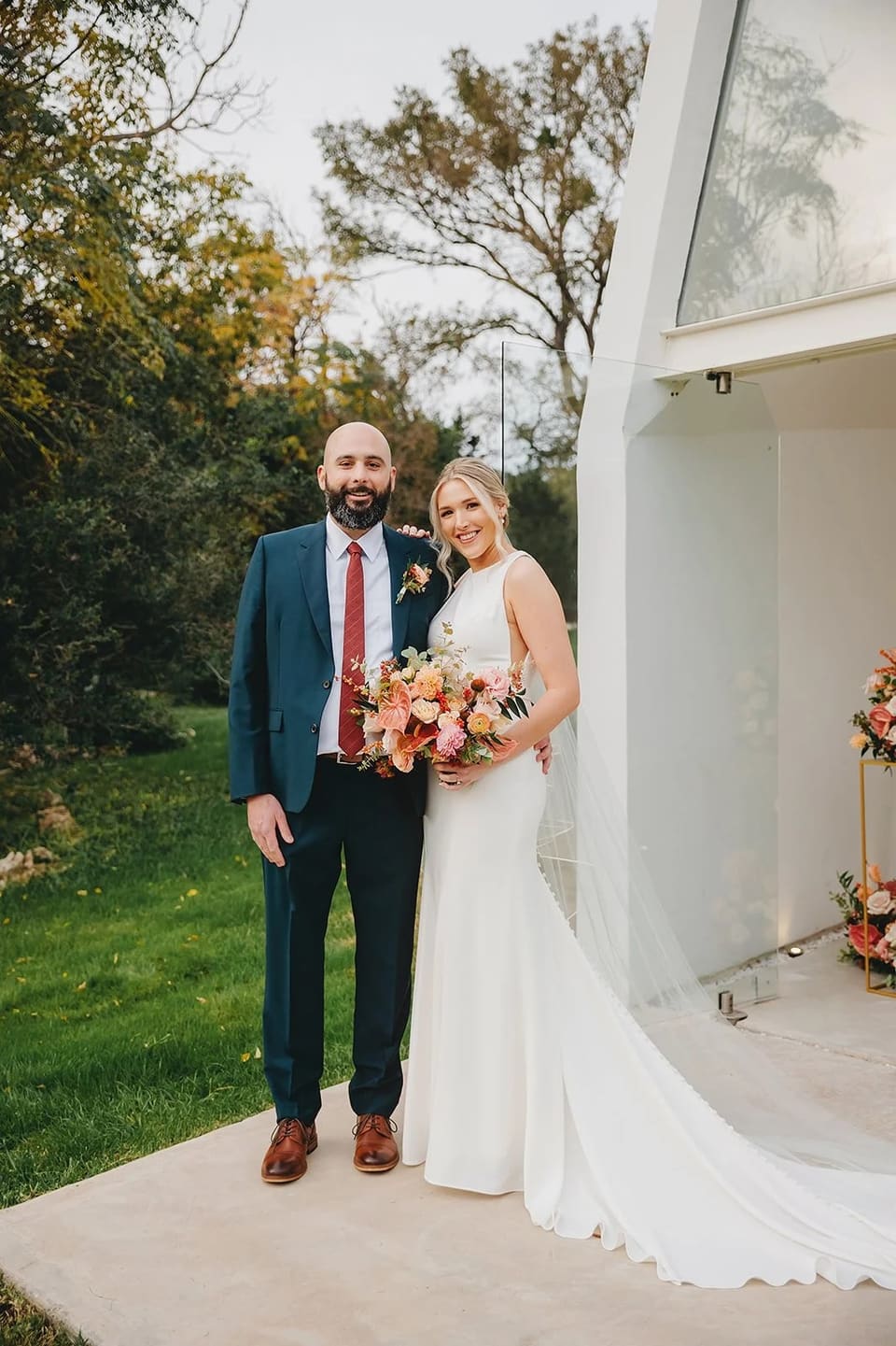 E & R at Kindred Oaks — wedding florals by Lavender & Lily Floral, Austin TX