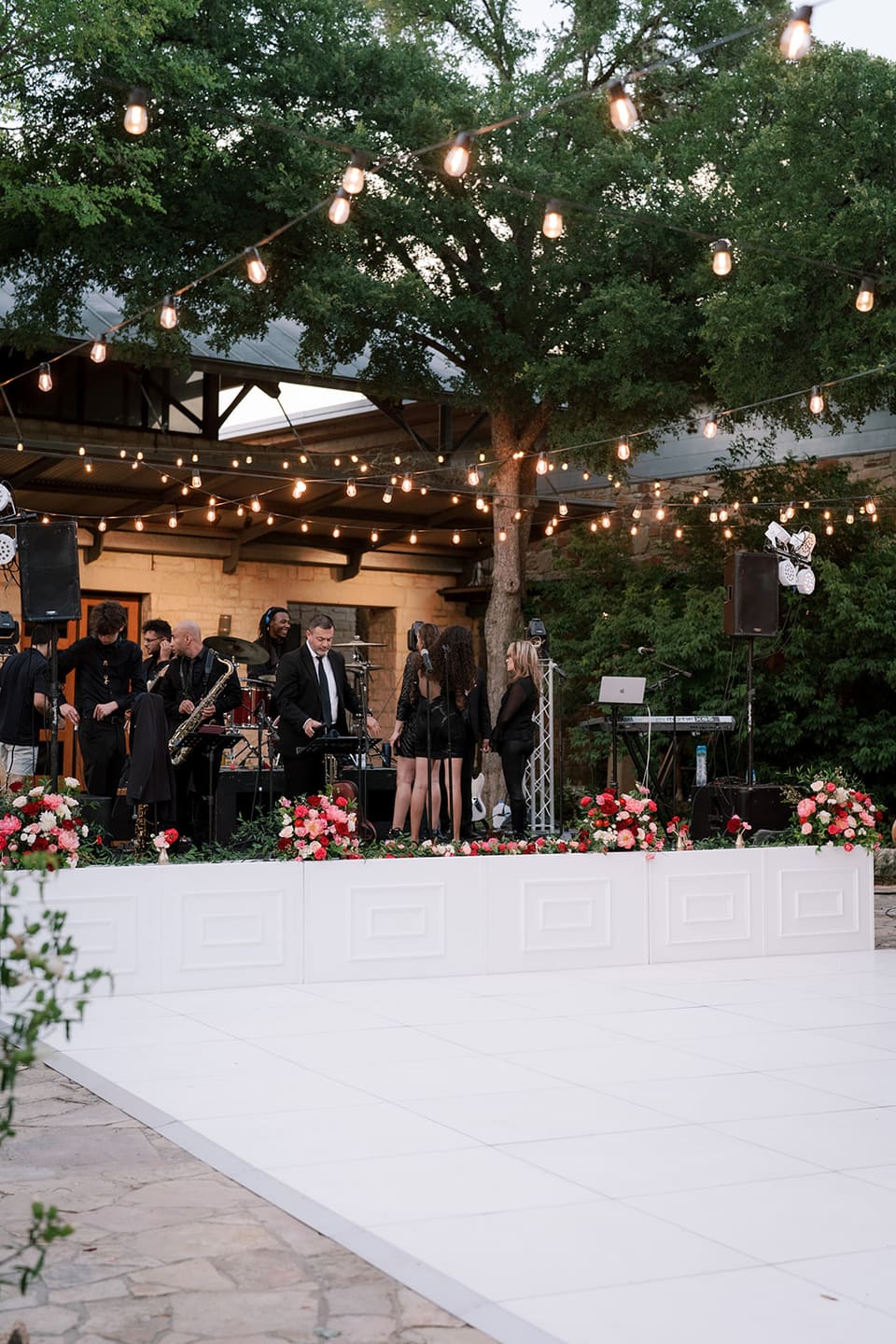 J & M at LBJ Wildflower Center — wedding florals by Lavender & Lily Floral, Austin TX